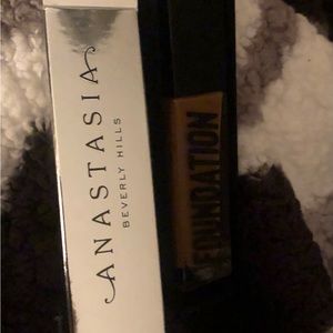 Anastasia Beverly Hills foundation